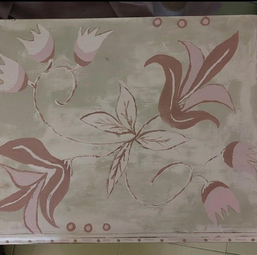 Mesinha cabeceira pintada à mão