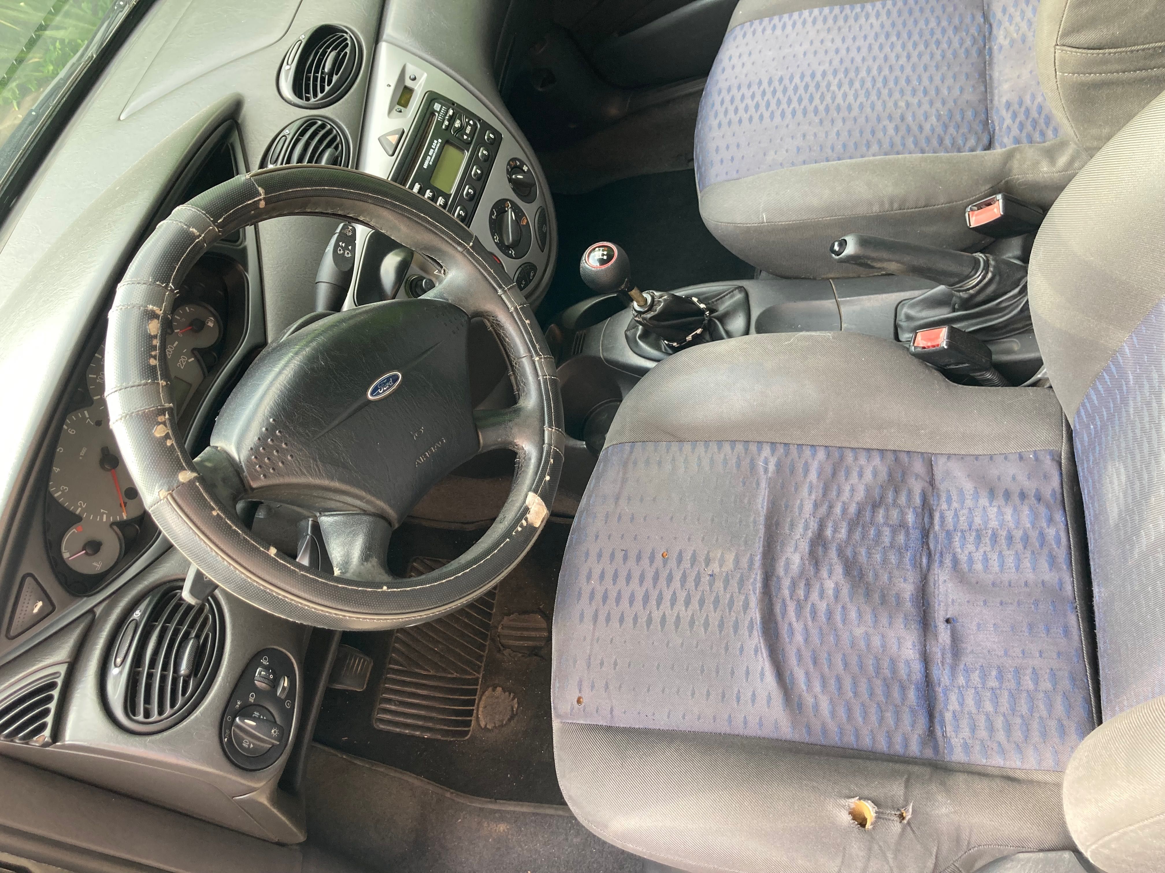 Ford Focus 1.6 100cv . 2001