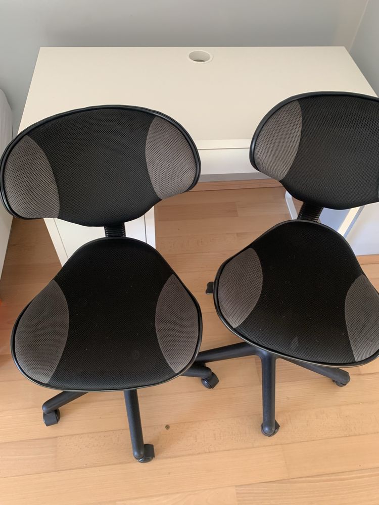 Sprzedam biurko ikea wraz z 2 krzesami