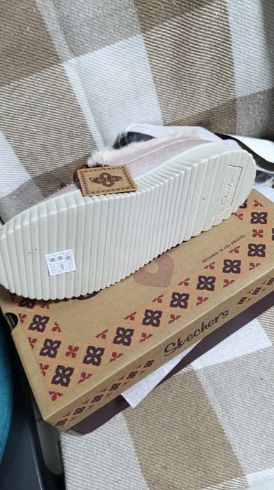 Вони круті.Капці угги від Skechersе.Терм