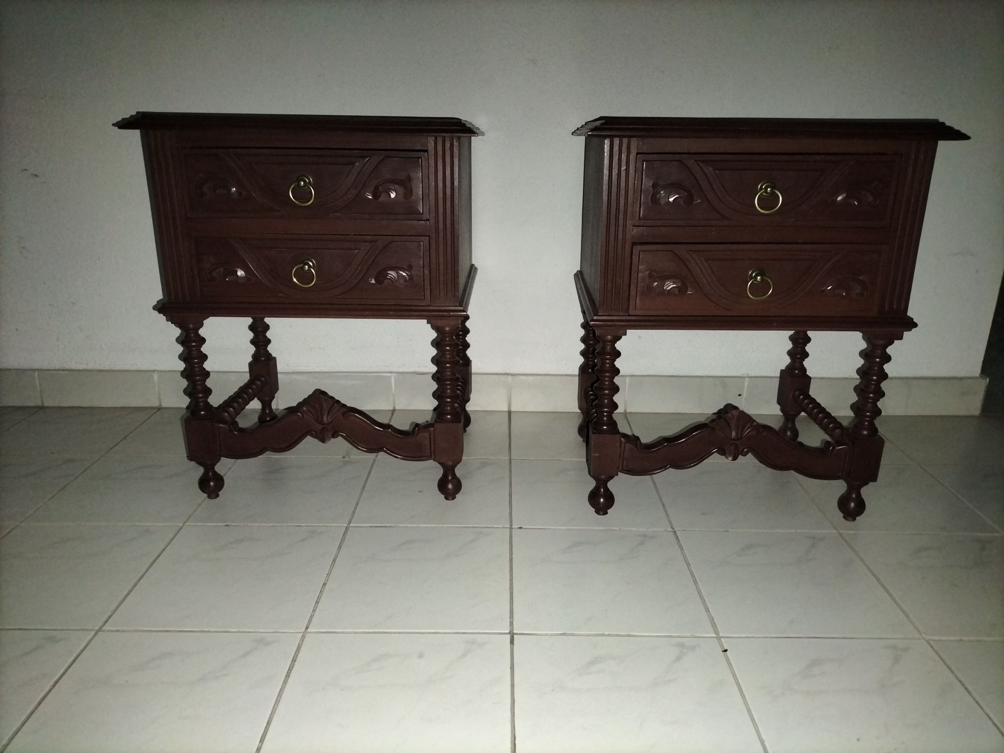 Mesa de cabeceira