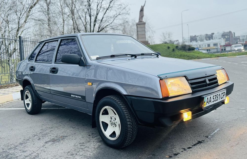 Продам ваз 2199 1.6 бензин