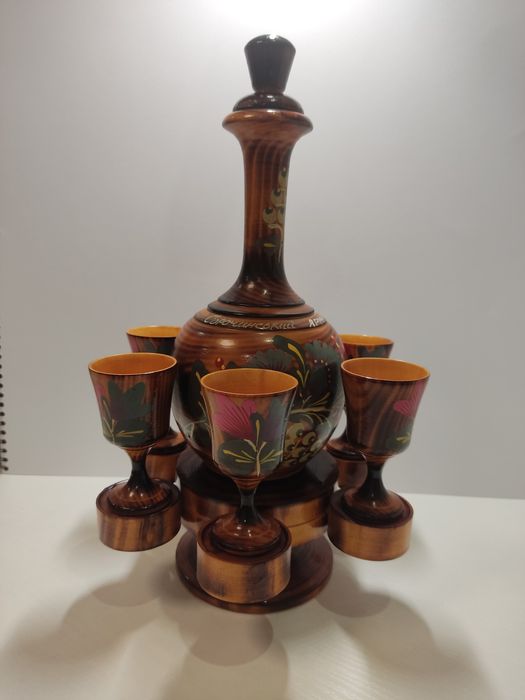 Штофик +6 рюмок СССР.