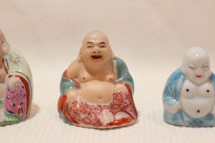 3 Pequenos Budas Sorridente Porcelana Chinesa Fina XX