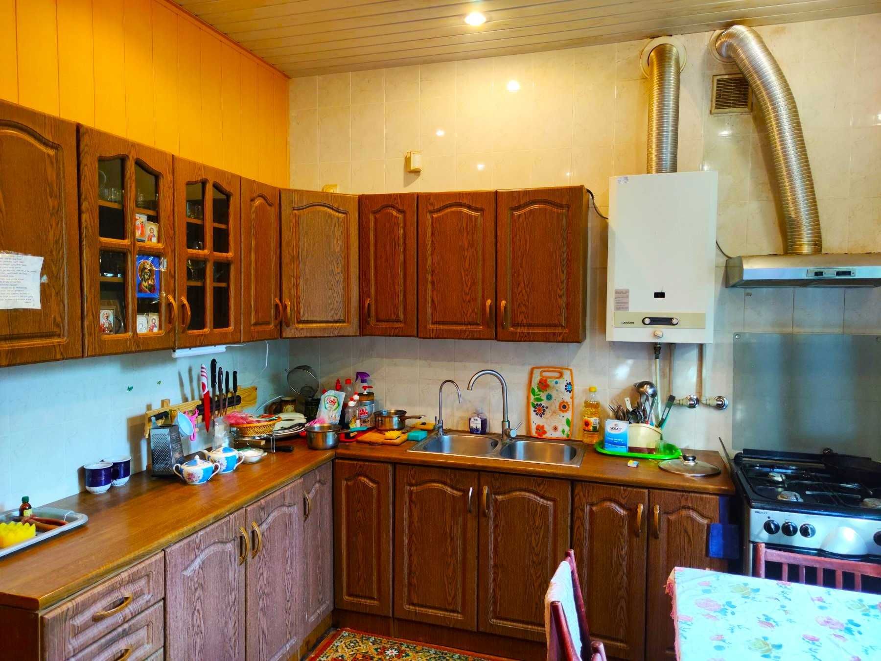 Продам дом в п. Коротич в 10 км. от метро Холодная Гора