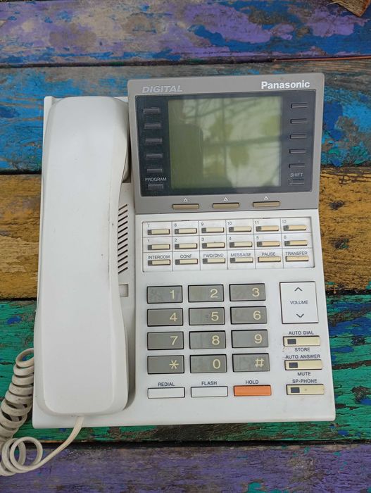 Цифровий телефон Panasonic KX-T7235X