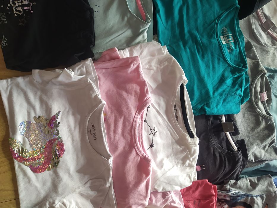 Paka ubranek dla dziewczynki 122/128