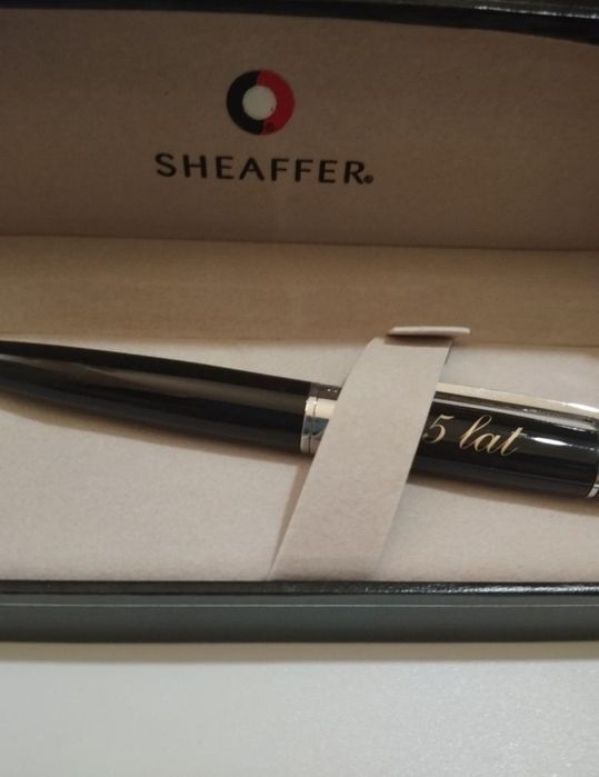 Dwa długopisy Sheaffer w eleganckim opakowaniu 5 i 10 lat