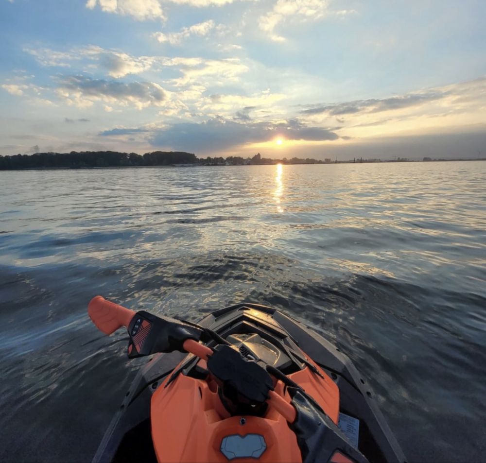 Skutery wodne na wynajem nowe SEA DOO GTX 170 z audio, SPARK PUCK
