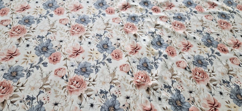 Sprzedam  2 metry  dzianiny dres