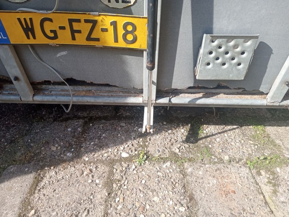 Przyczepa do przewozu koni