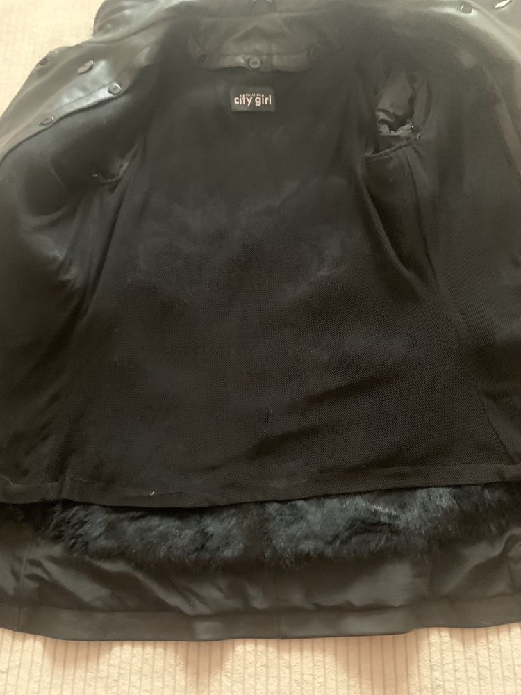 Куртка кожаная с воротником из песца и меховой подстежкой
