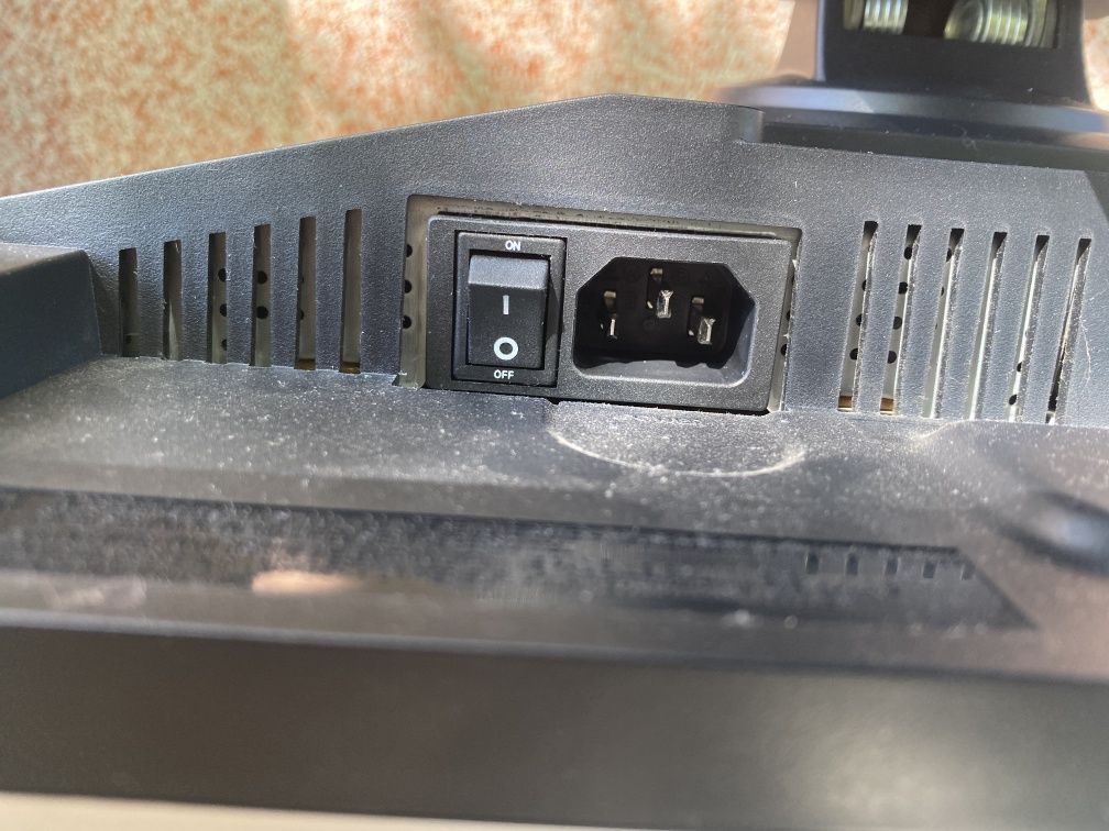 Samsung syncmaster 940bw Plus /  450 грн