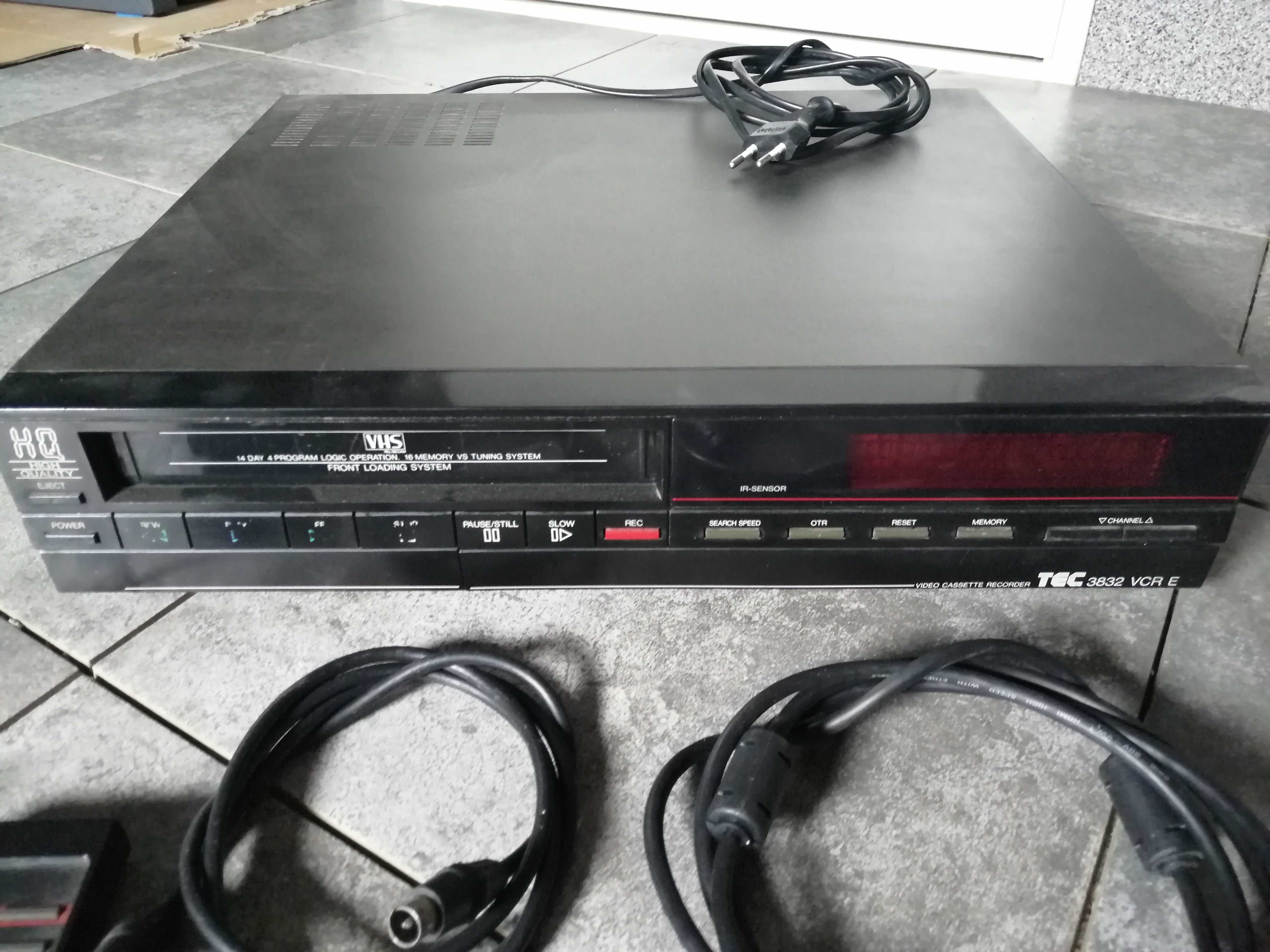 Magnetwid VHS TEC 3832 VCR videorecorder