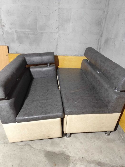 Продам кухонний куточок зі спальним місцем