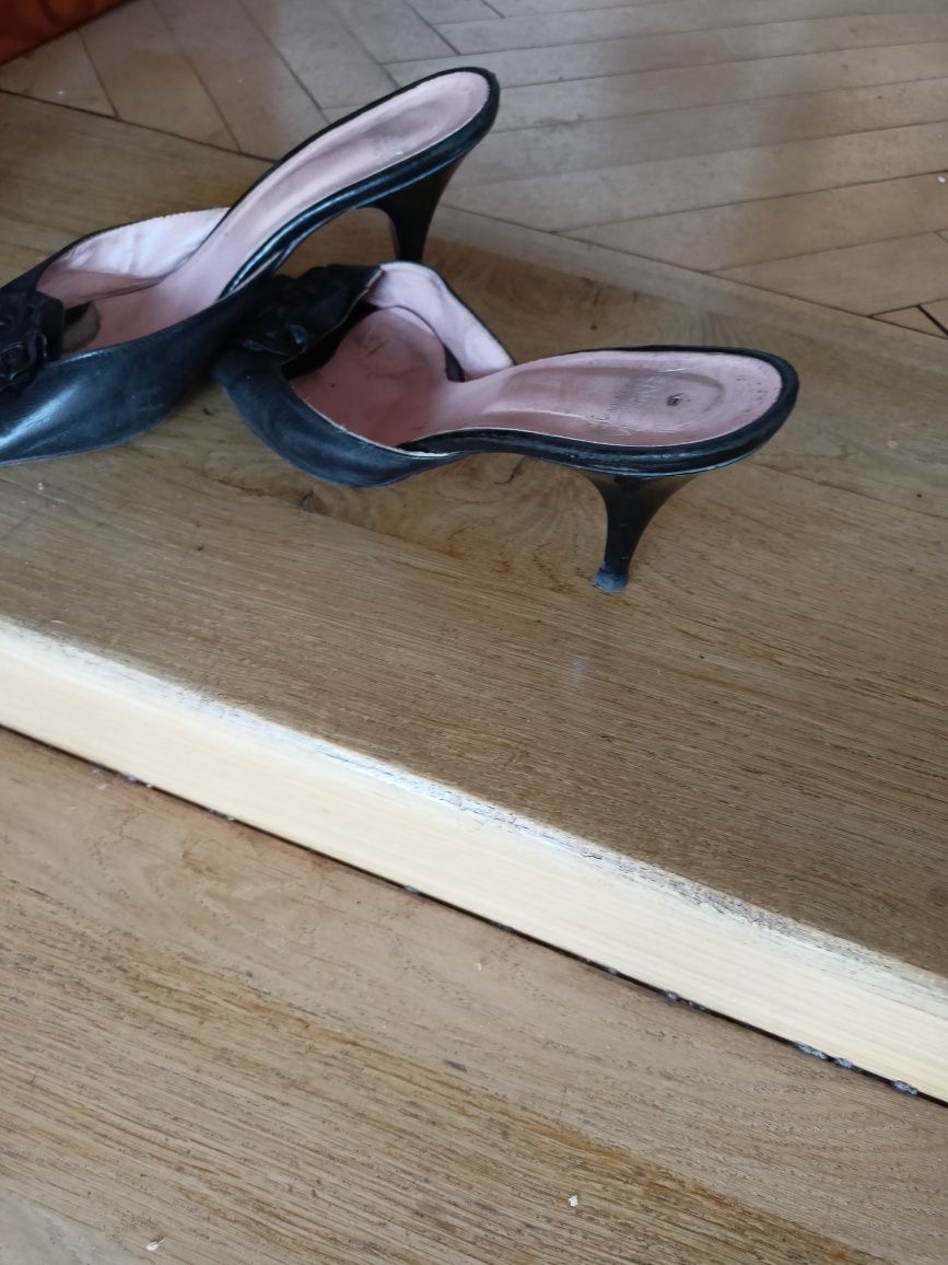Klapki eleganckie że skóry Venezia