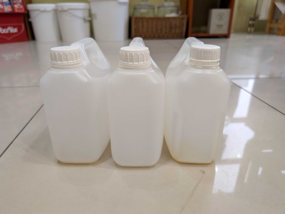 Baniak bańka kanister pojemnik 2l