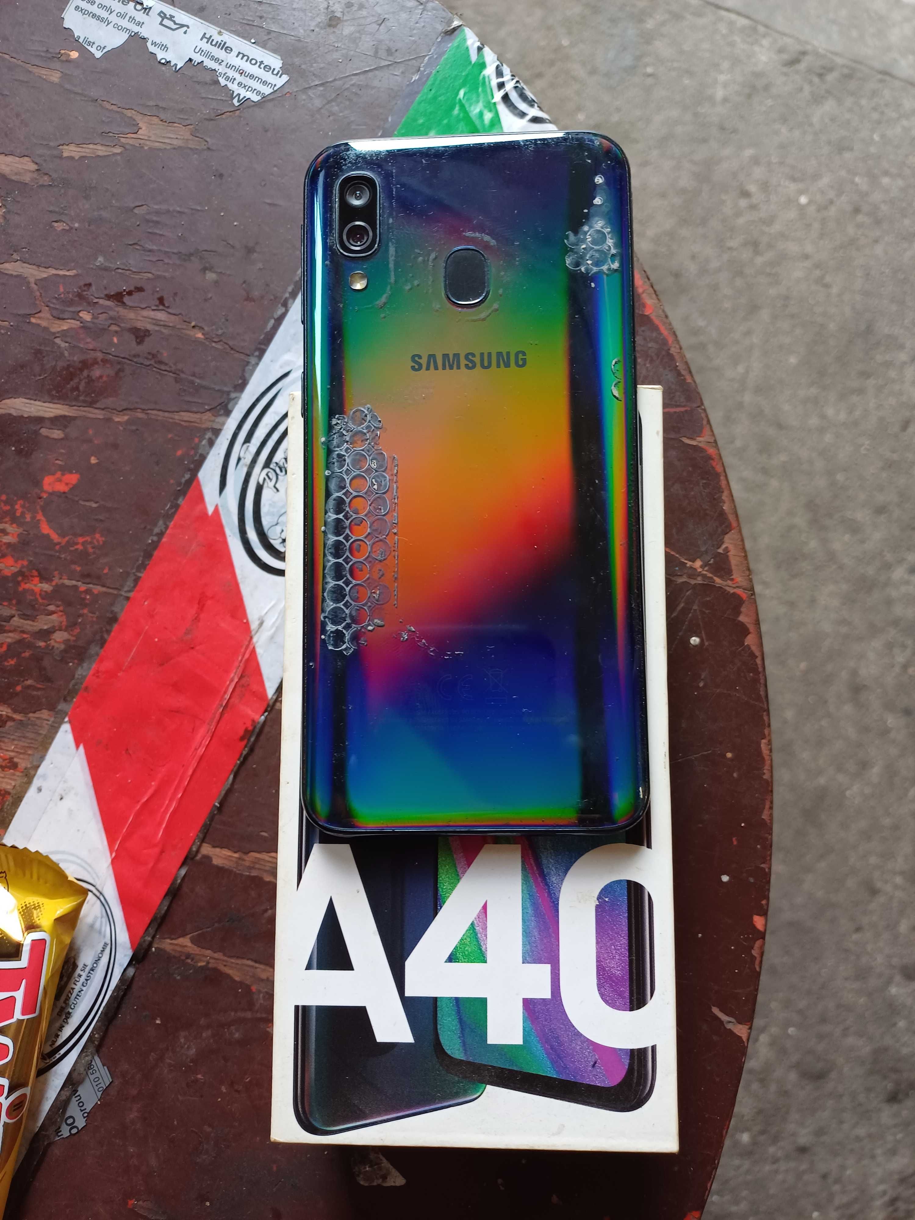 Samsung A40 telefon