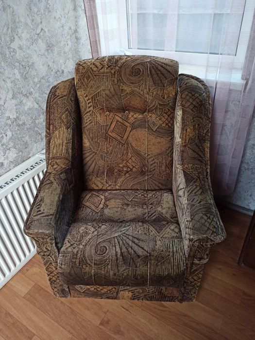 Продам диван с креслами
