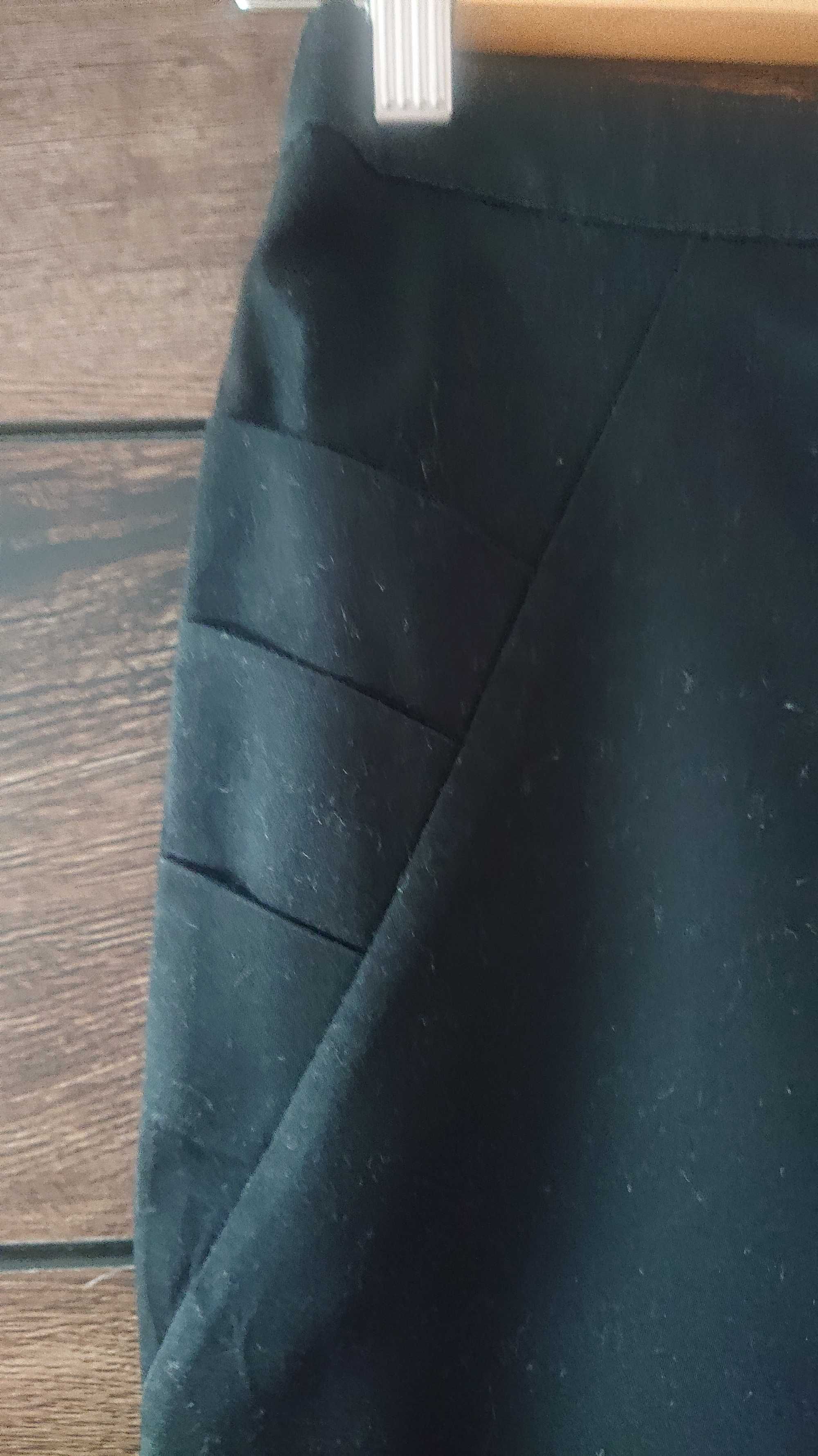 Czarna dopasowana ołówkowa spódnica z wysokim stanem