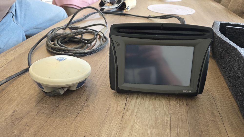 Sprzedam nawigacje Trimple cfx 750