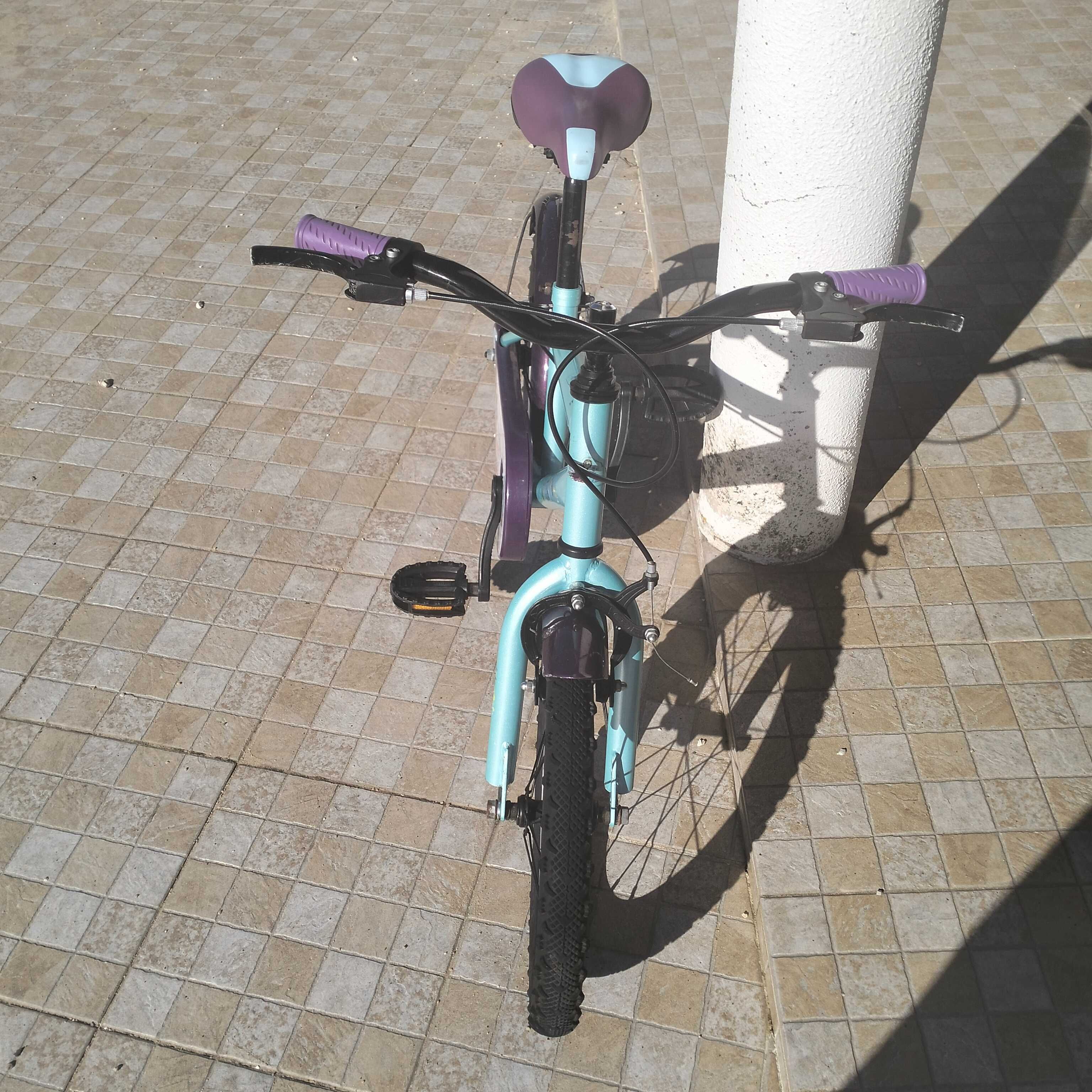 Bicicleta de menina  Frozen, roda 16 com acessórios