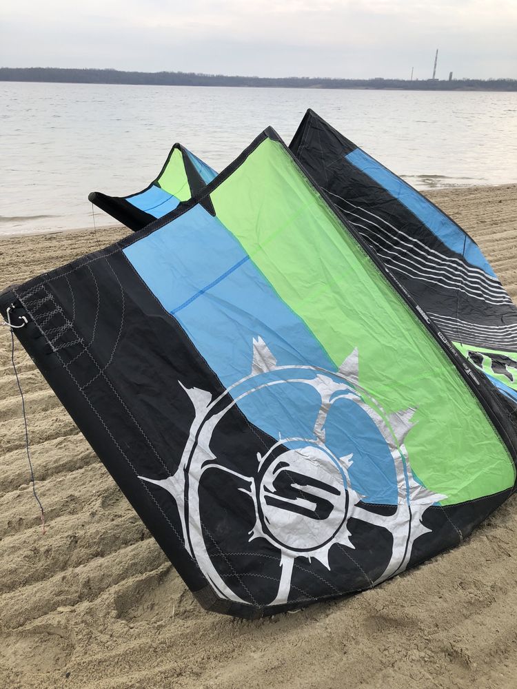 Kitesurfing kite latawiec slingshot rpm 12
