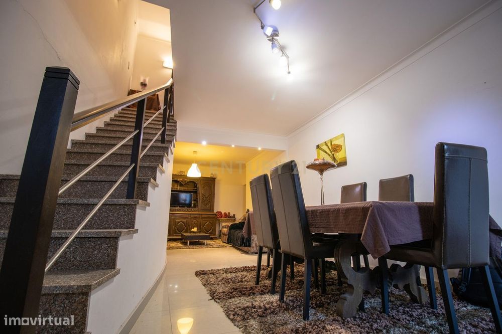 Moradia T3 com terraço, churrasqueira e garagem em Antuzede, Coimbra
