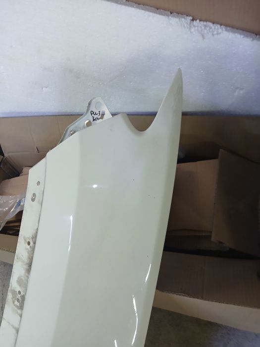 Jeep compass крило