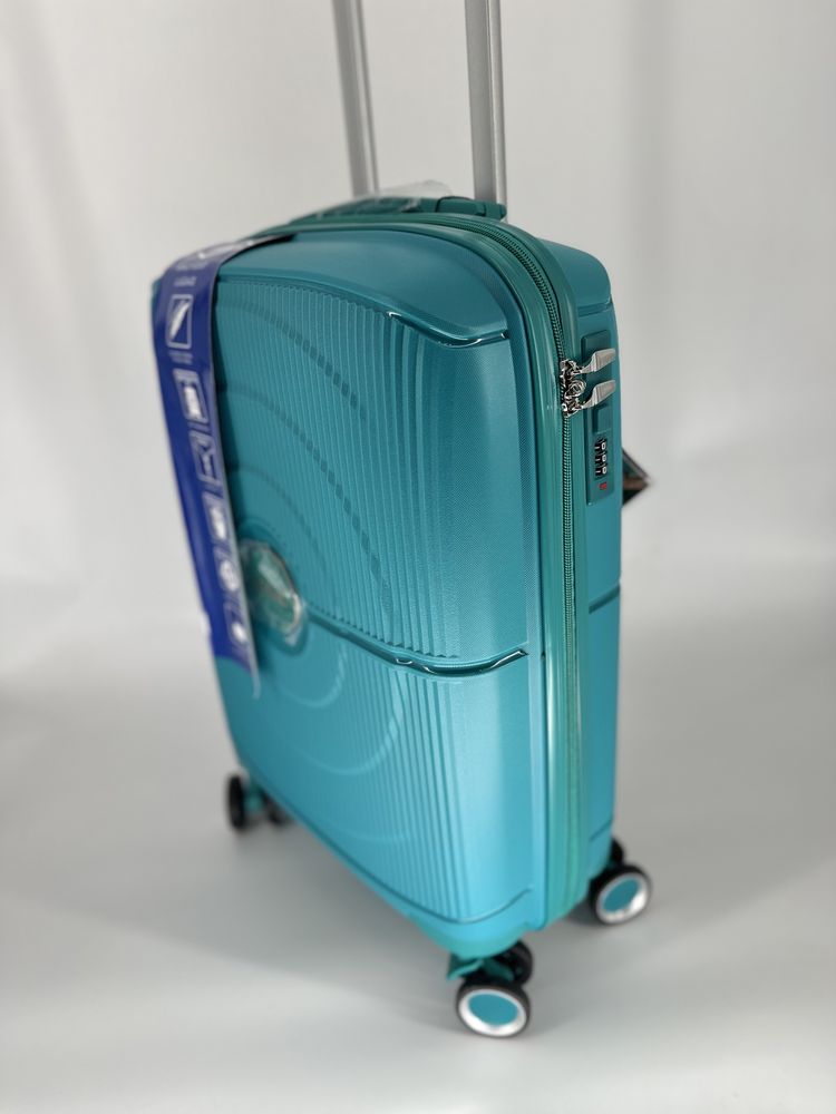 Nowa walizka kabinowa