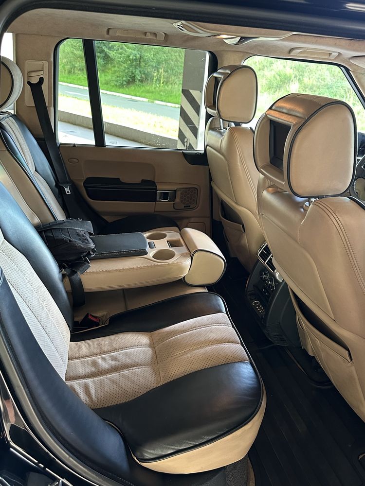 Продаж автомобіля Land Rover Range Rover