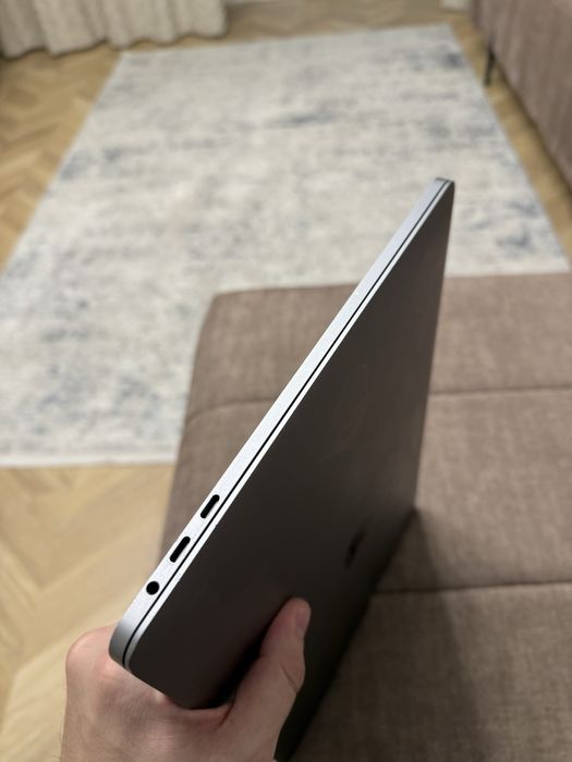 MacBook Pro 2017 15 i7 2.8/ 16GB /512 GB/ Touch Bar / 94% АКБ