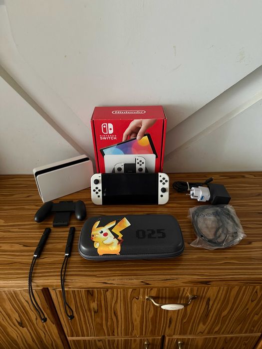 Konsola Nintendo Switch OLED + Etui + Akcesoria - Oryginalne pudełko