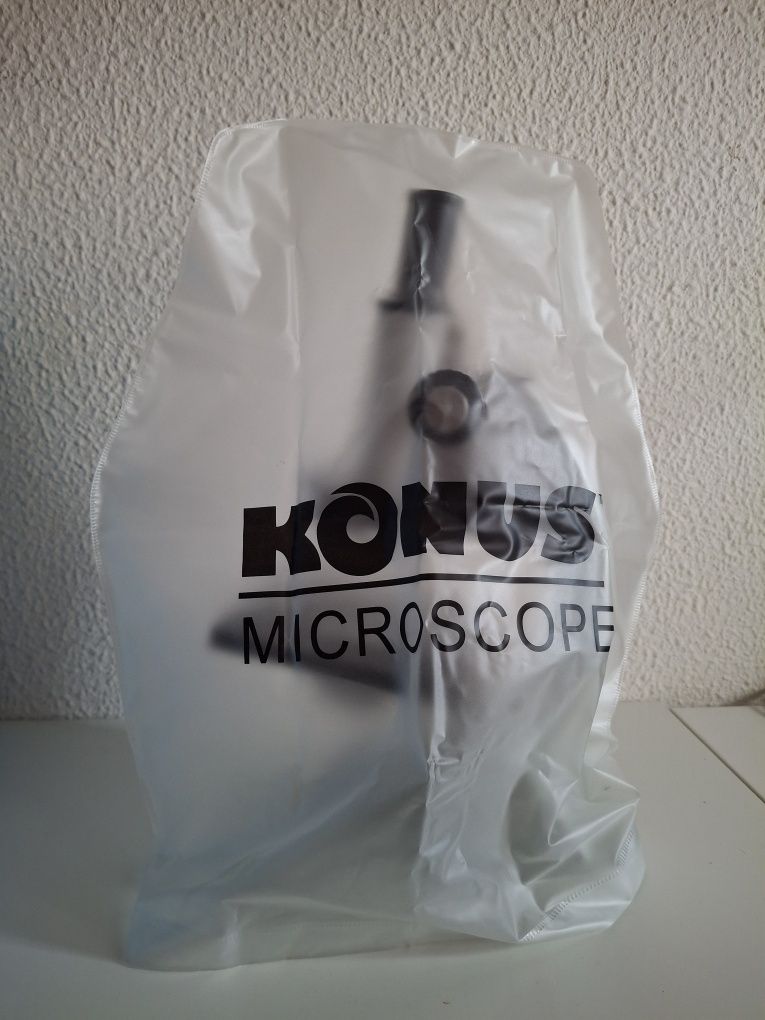 Microscópio Konus