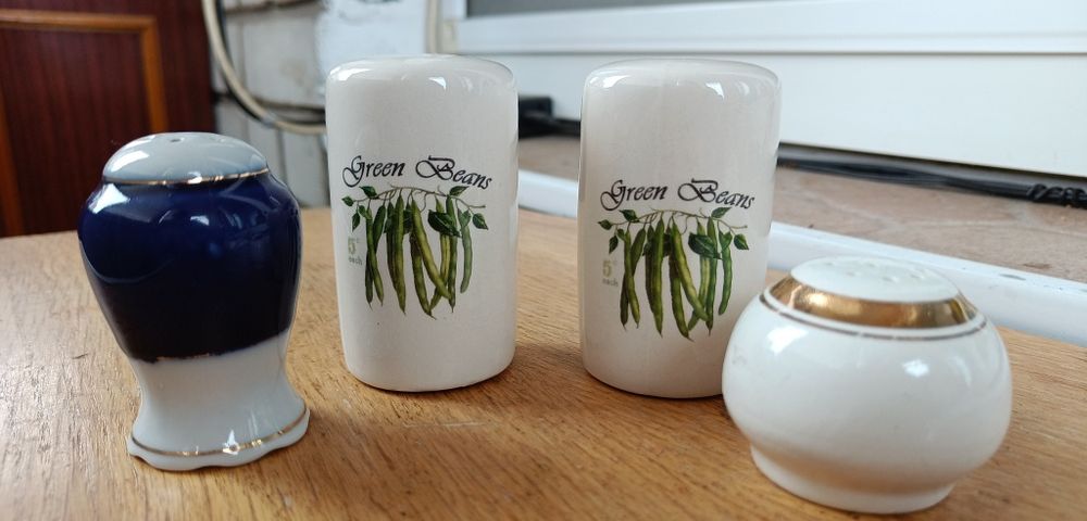 Спецовники петушок, перчики, УР,салфетница рыба.