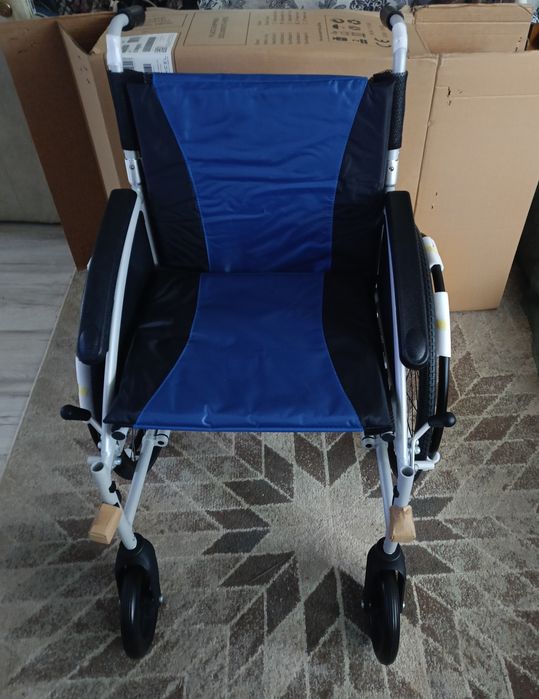 Wózek inwalidzki aluminiowy. Stabilizator na nogę i rękę