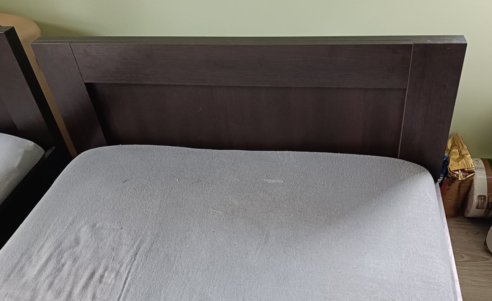 Łóżko pojedyncze z pojemnikiem na pościel 200x90 cm