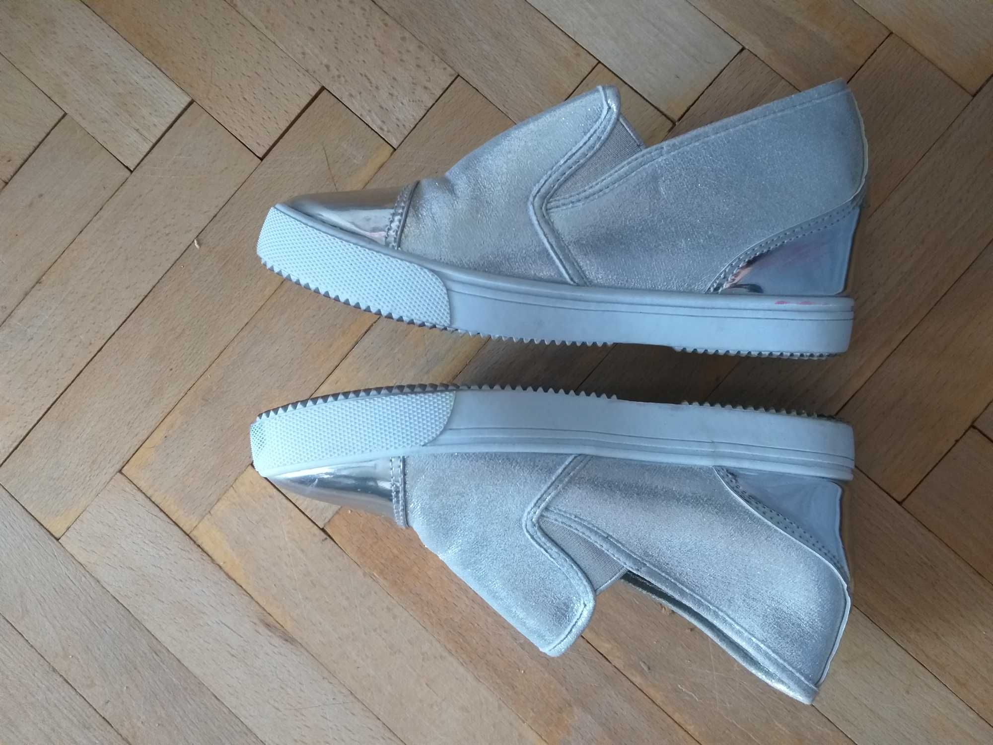 Buty srebrne rozmiar 38