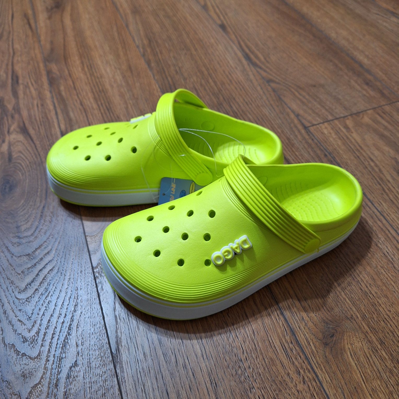 Crocs, крокси, хлапанці, шльопки, шльопанці, шлепки