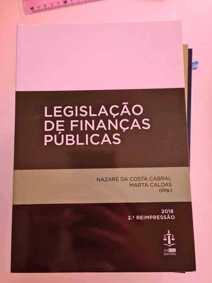 Livros de Direito - 2º e 3º anos.