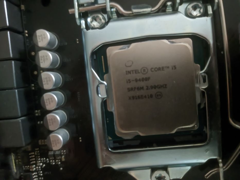 i5-9400f z płytą główną i 16gb ram