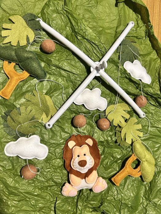 Дитячий мобіль на ліжечко