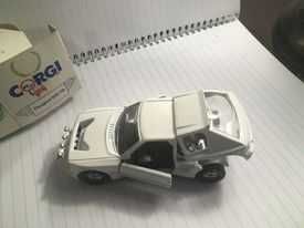 Peugeot 205 T16 -  modelo de estrada - Corgi - esc.aprox.1/36