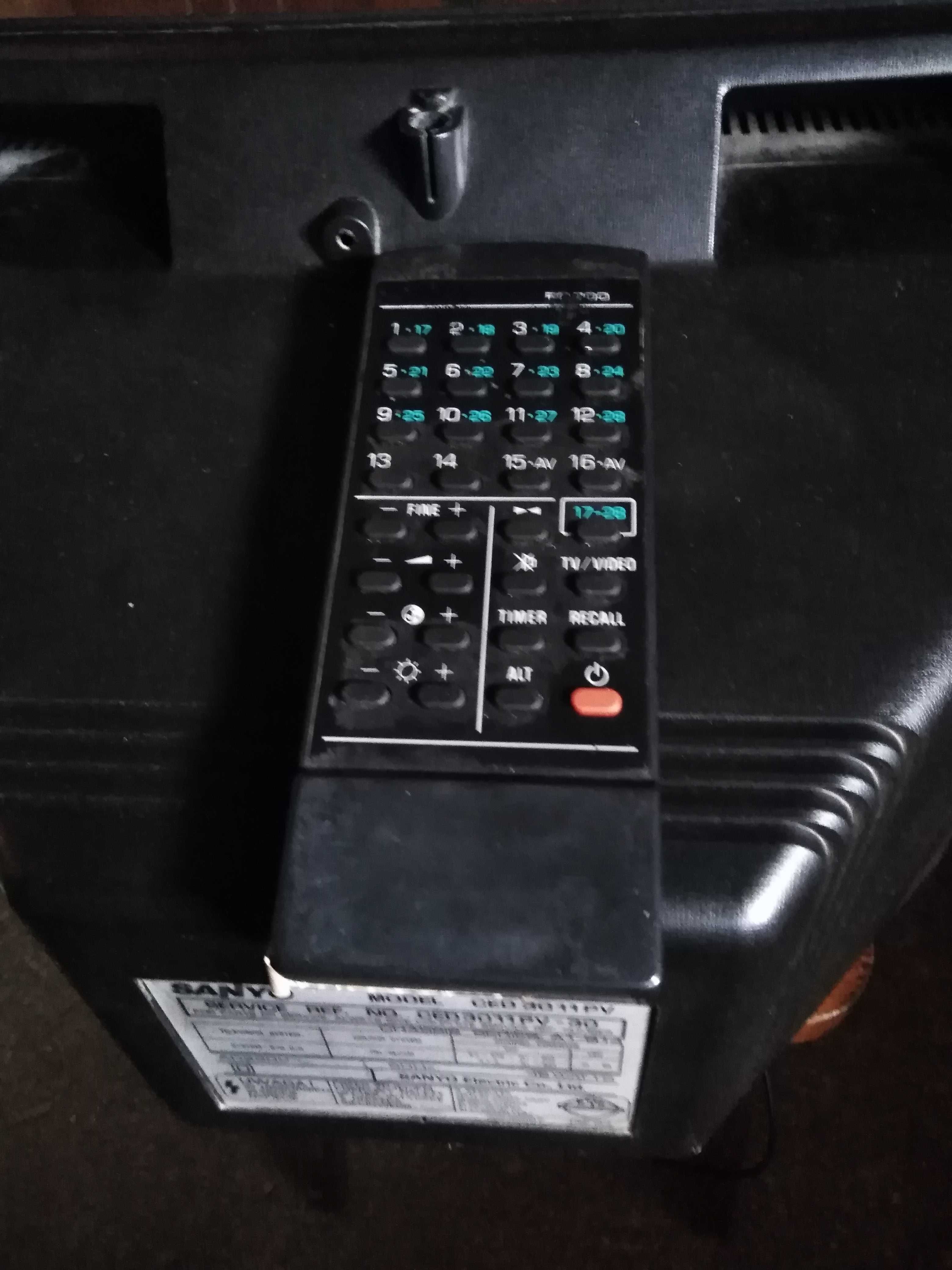 Telewizor przenośny Sanyo 14 cali CED3011PV pilot Dostawa Wa-wa okolic