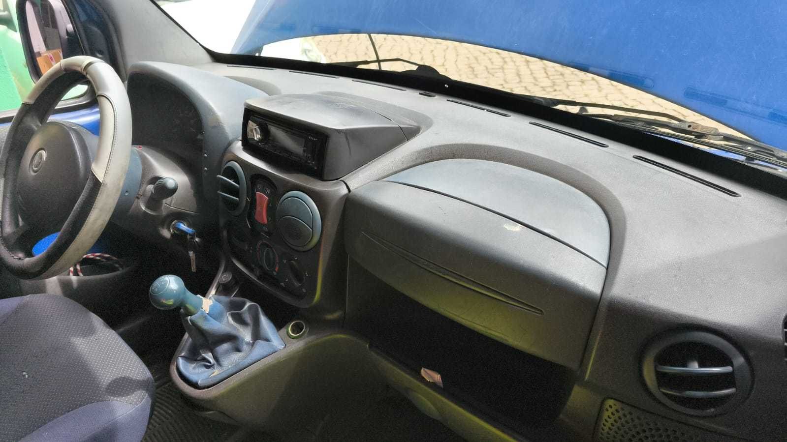 Fiat Doblò Monovolume 1.9 JTD Diesel, 100 CV / 74 kW,  1910 CC