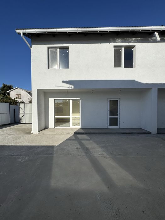 Таунхаус на два входи