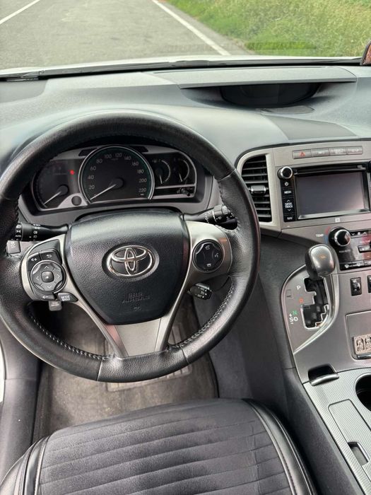 Продам Toyota Venza