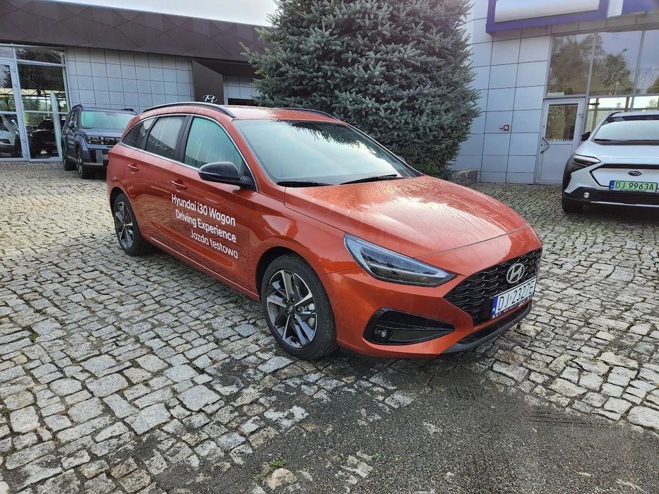Hyundai I30 Nowy Hyundai i30 Kombi 1.5 T-GDI 48V 140KM 6MT Smart + Tech