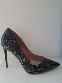 Steve Madden Grey Snake szpilki 40