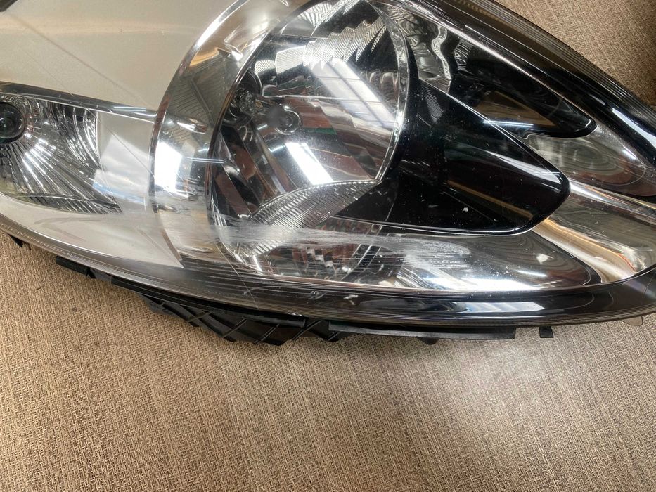 Lampa/reflektor przedni Fiat Punto Evo